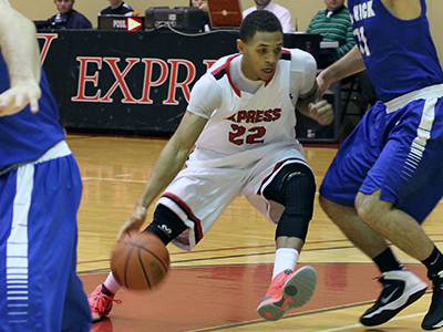 Men's Basketball Sunk By Ithaca, 71-64
