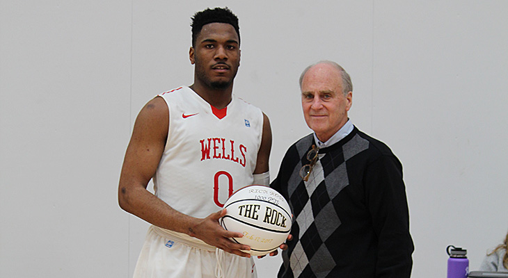 Ross Sets Career Scoring Mark, Passes 1000 Points in Win