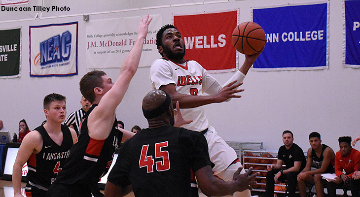 Men's Basketball Knocks Off South Division Leader