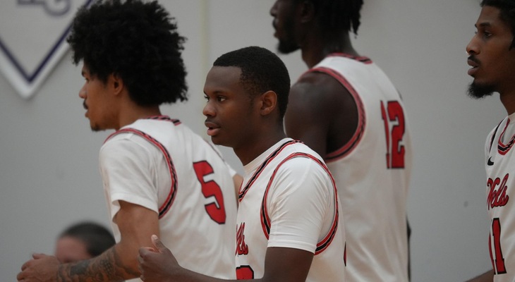 Men's Basketball Falls to Mounties
