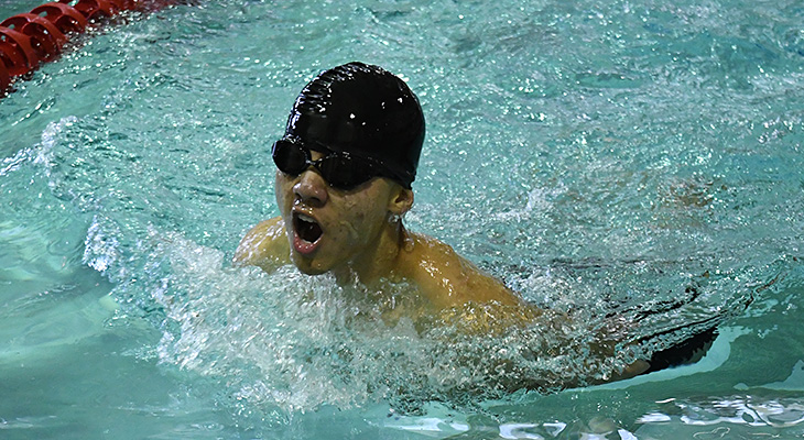 Gallaudet Races Past Wells Men's Swimming