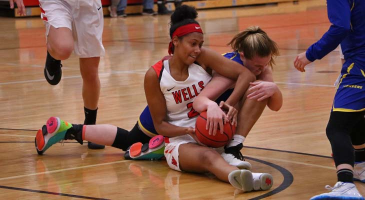Women&rsquo;s Basketball Team Can&rsquo;t Hold On after Impressive Rally