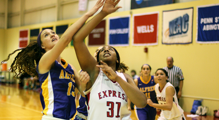 Women's Basketball On Winning End Of 74-71 Thriller