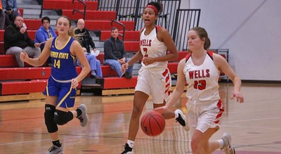 Woman&rsquo;s Basketball Team Falls to Valiants
