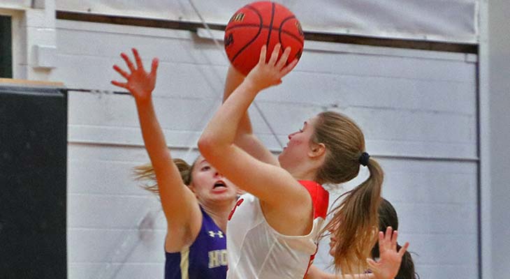 Women&rsquo;s Basketball Team Rebounds with Strong Second Half
