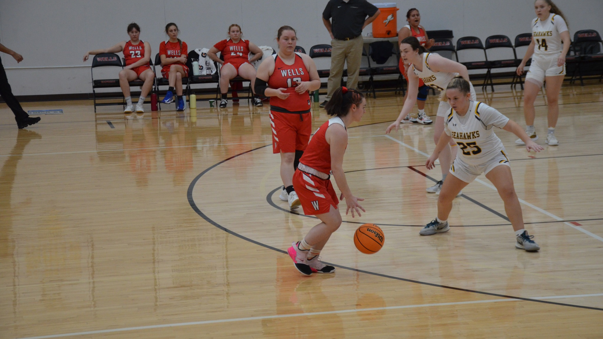 Women's Basketball Falls to The Broncos on The Road