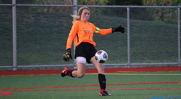 Hurley Makes 14 Saves For Women's Soccer