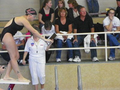 WOMEN'S SWIMMING FINISHES FOURTH AT HARTWICK RELAYS