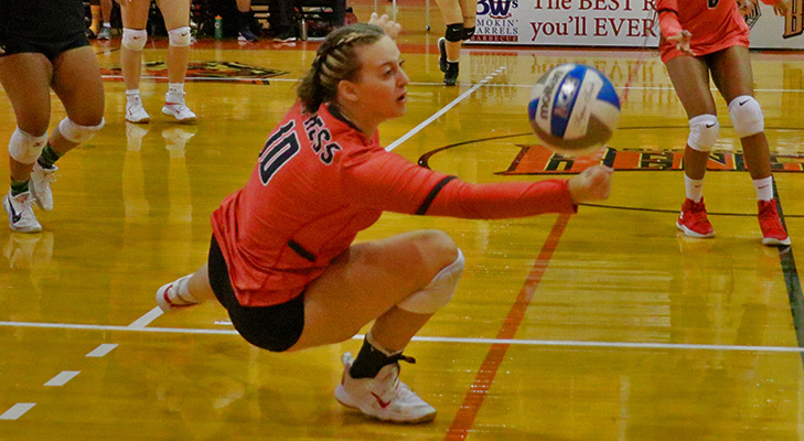 Women&rsquo;s Volleyball Team Takes Home Match in Non-Conference Action